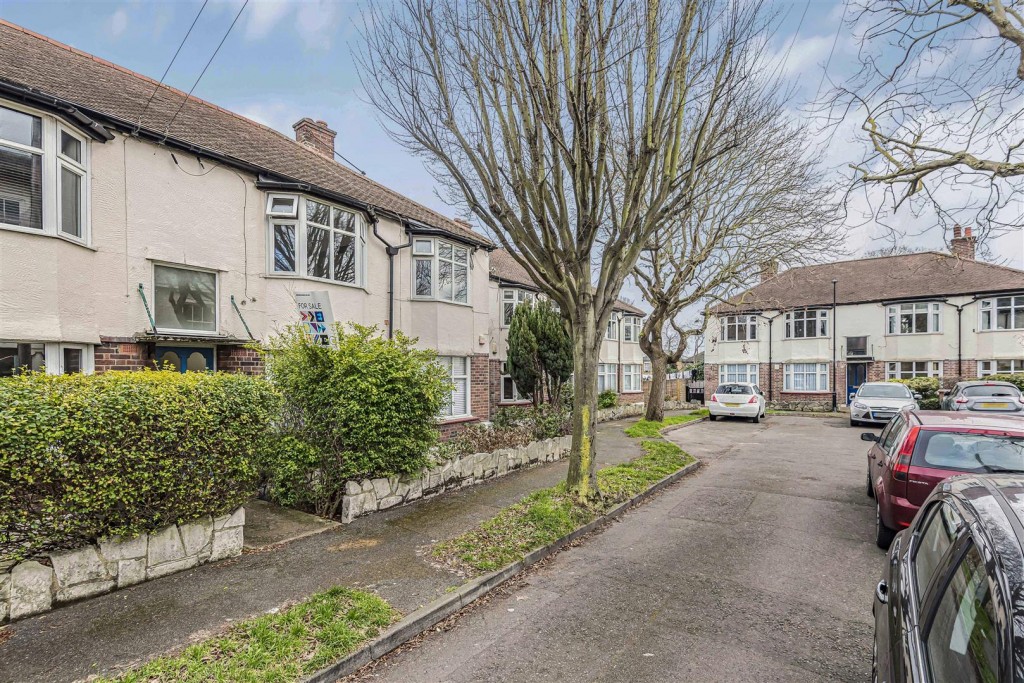 Bishops Close, Walthamstow, London, E17
