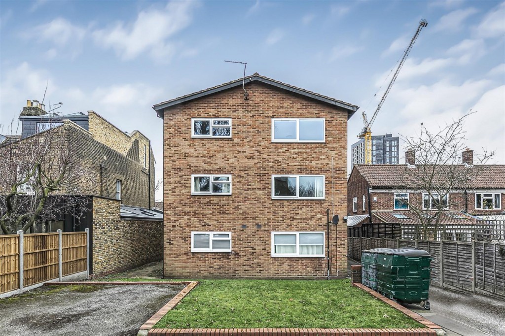 West Avenue, Walthamstow, London, E17