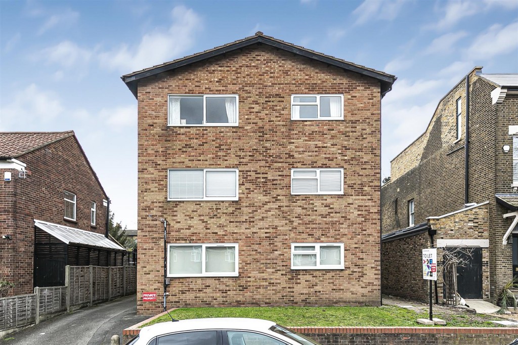 West Avenue, Walthamstow, London, E17