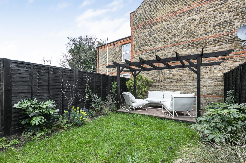 Winns Avenue, Walthamstow, London, E17