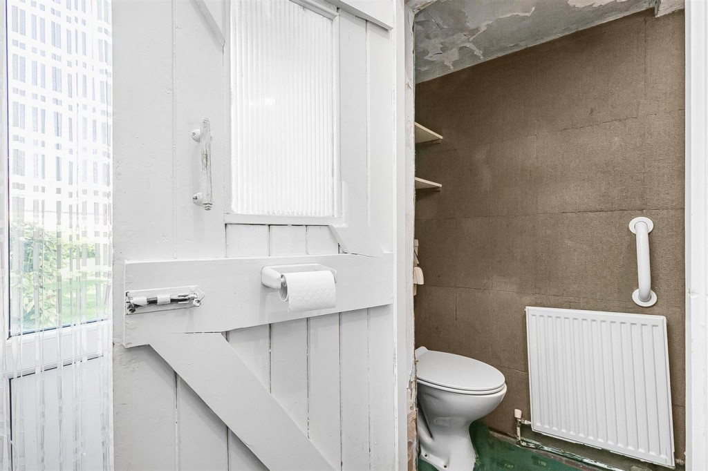 Gantshill Crescent, Ilford, Essex, IG2