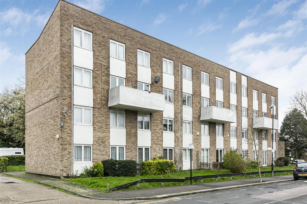Upper Walthamstow Road, Walthamstow, London, E17