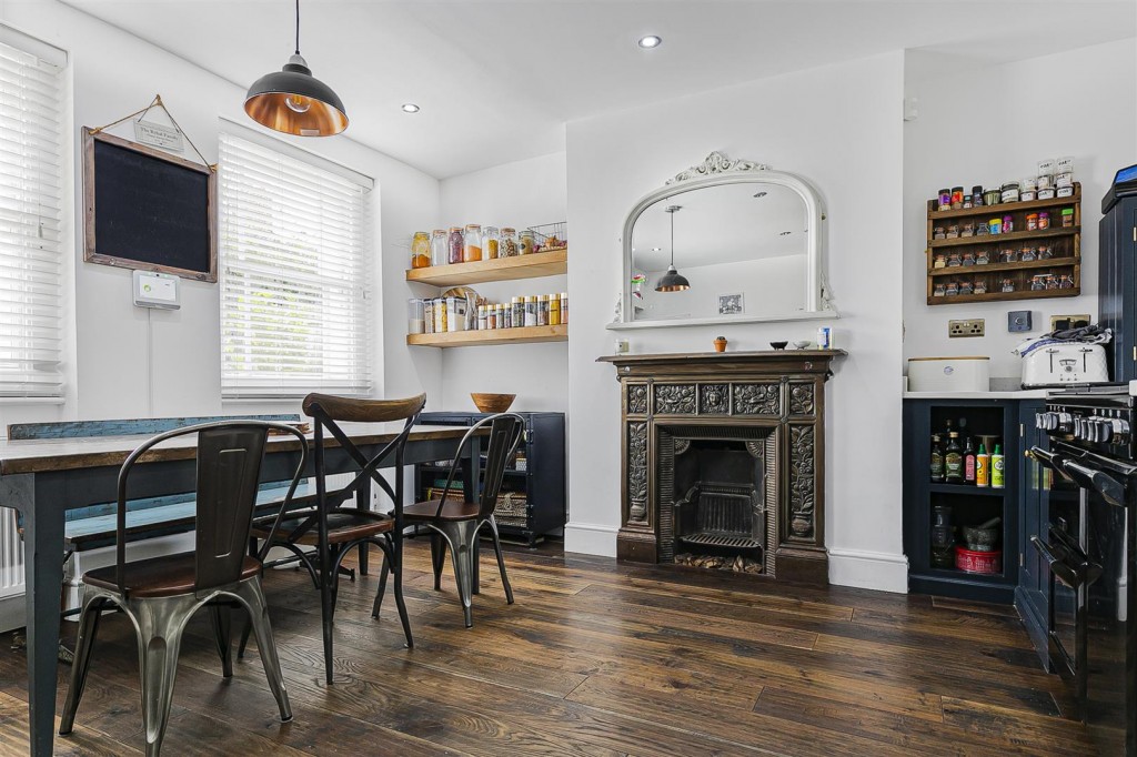 East Avenue, Walthamstow, London, E17