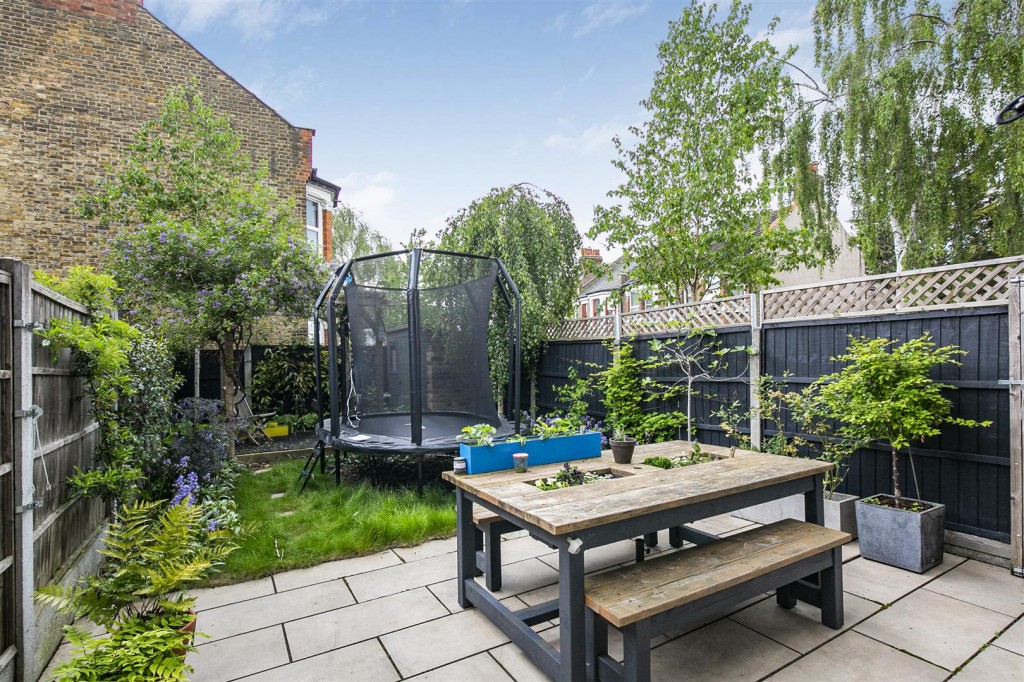 Barrett Road, Walthamstow, London, E17