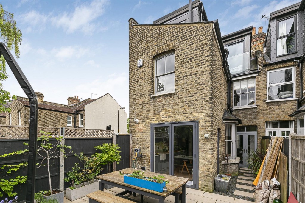 Barrett Road, Walthamstow, London, E17