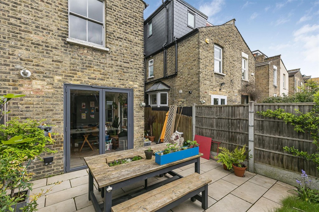 Barrett Road, Walthamstow, London, E17