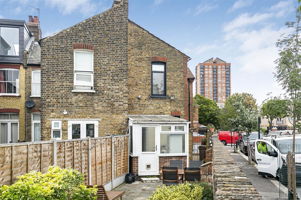 Barrett Road, Walthamstow, London, E17