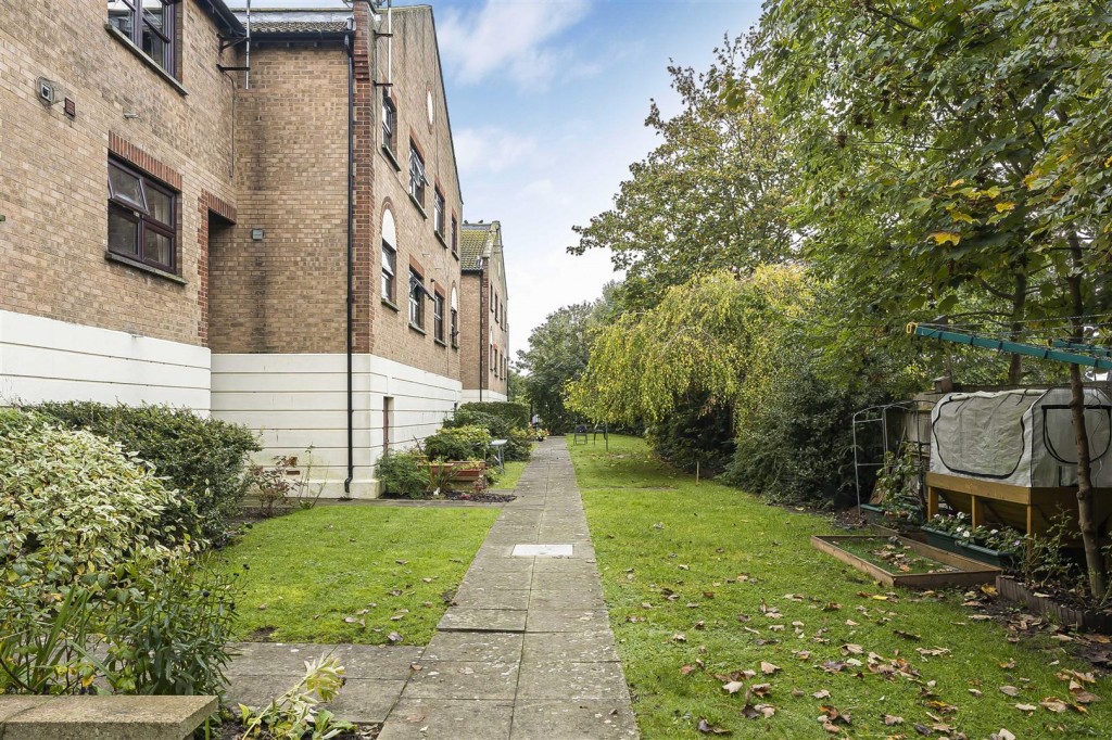 Coppermill Lane, Walthamstow, London, E17