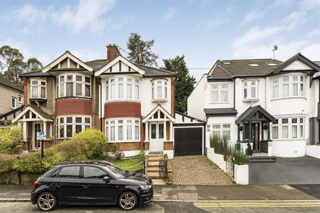 Hillside Gardens, Walthamstow, London, E17