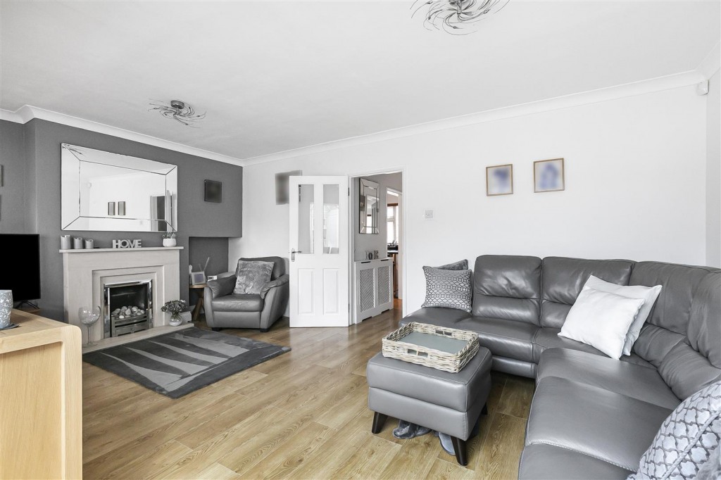 Cardinal Way, Rainham, Essex, RM13