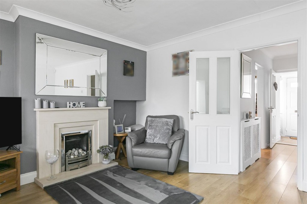Cardinal Way, Rainham, Essex, RM13