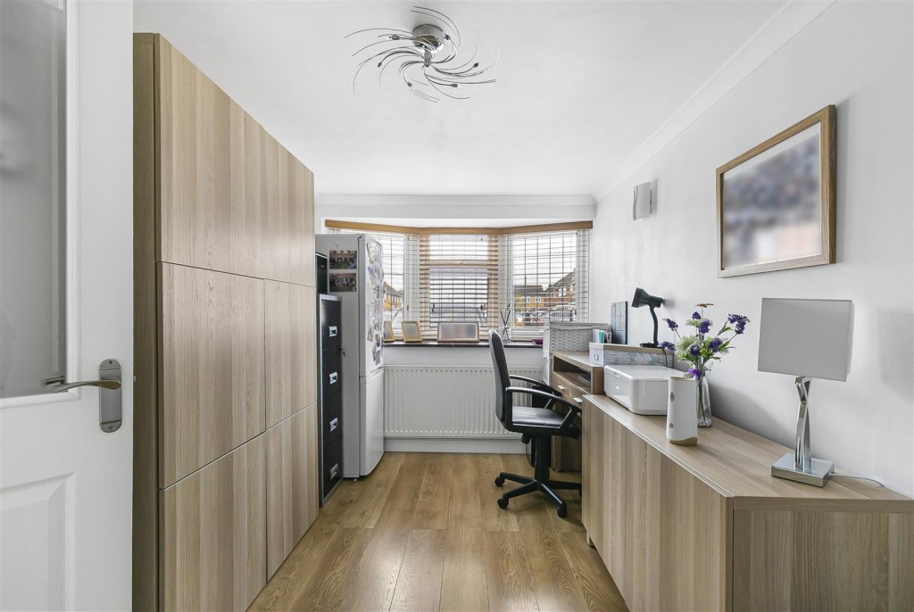 Cardinal Way, Rainham, Essex, RM13