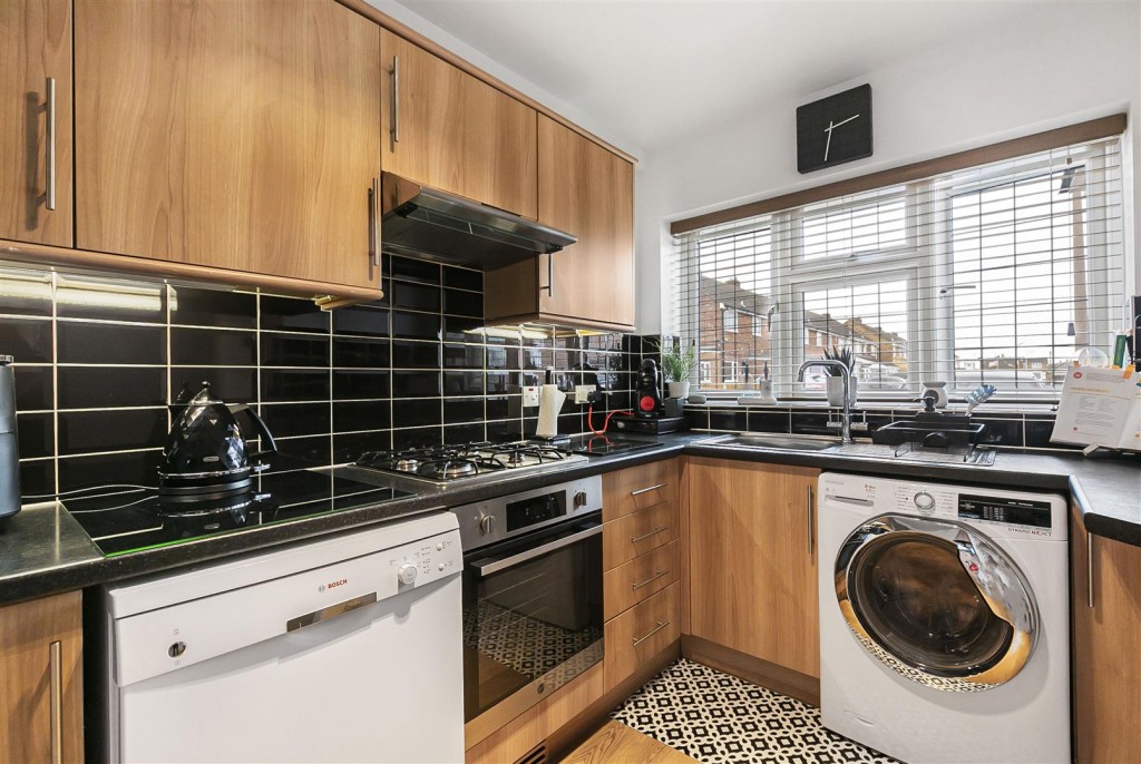 Cardinal Way, Rainham, Essex, RM13