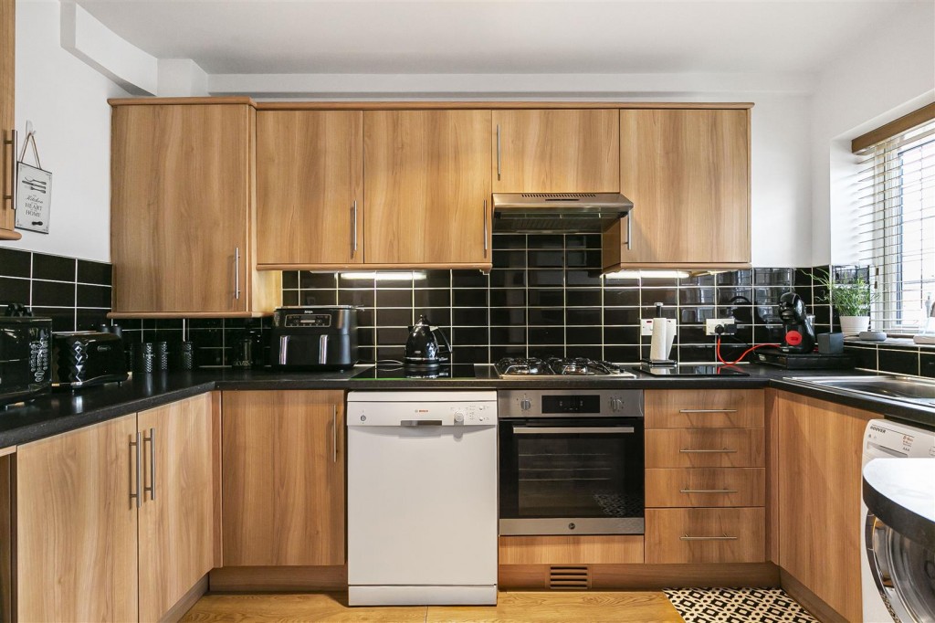 Cardinal Way, Rainham, Essex, RM13