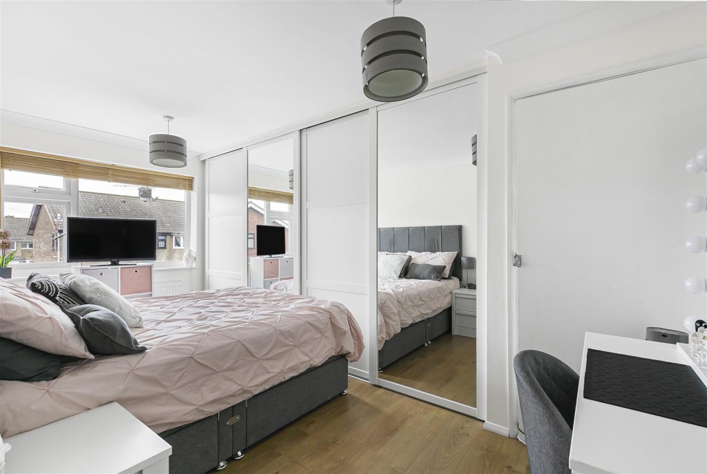 Cardinal Way, Rainham, Essex, RM13