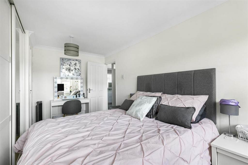 Cardinal Way, Rainham, Essex, RM13
