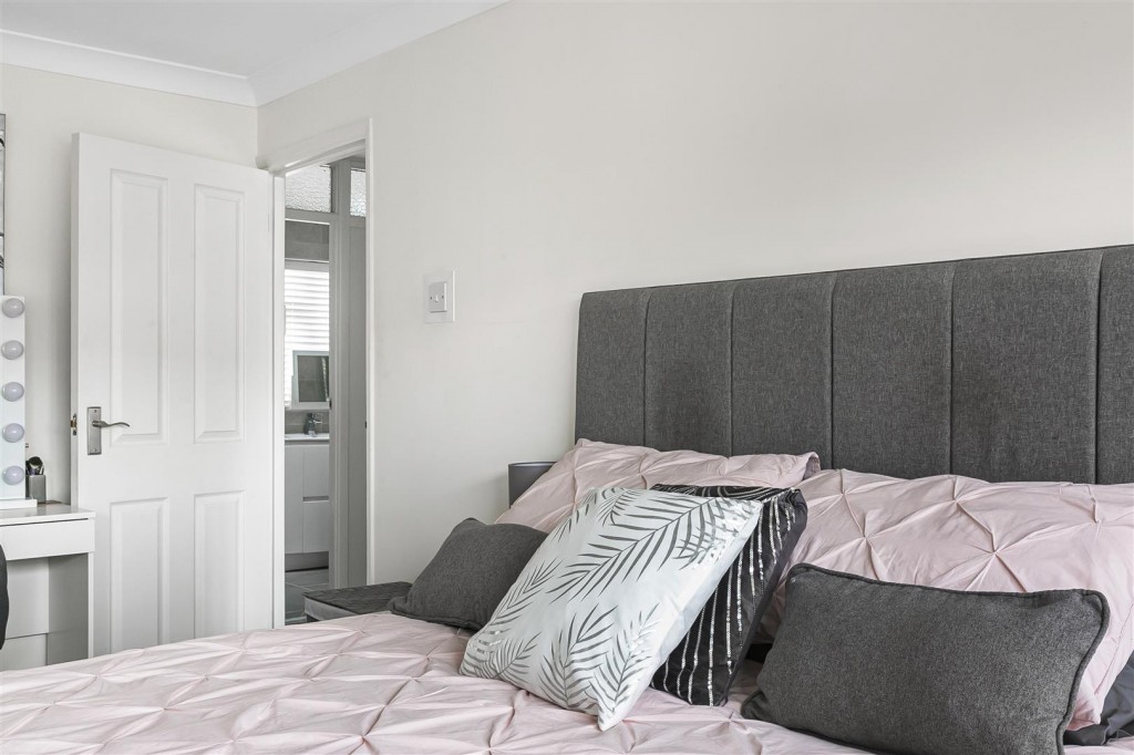 Cardinal Way, Rainham, Essex, RM13