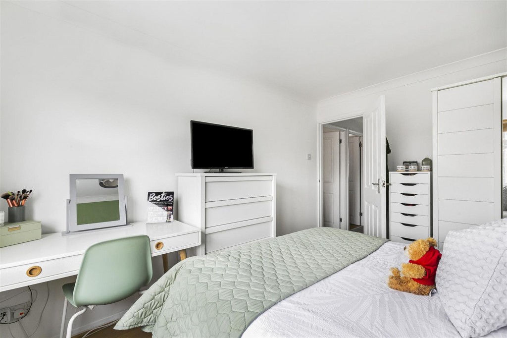 Cardinal Way, Rainham, Essex, RM13