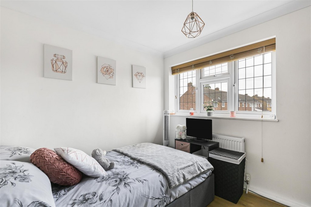 Cardinal Way, Rainham, Essex, RM13