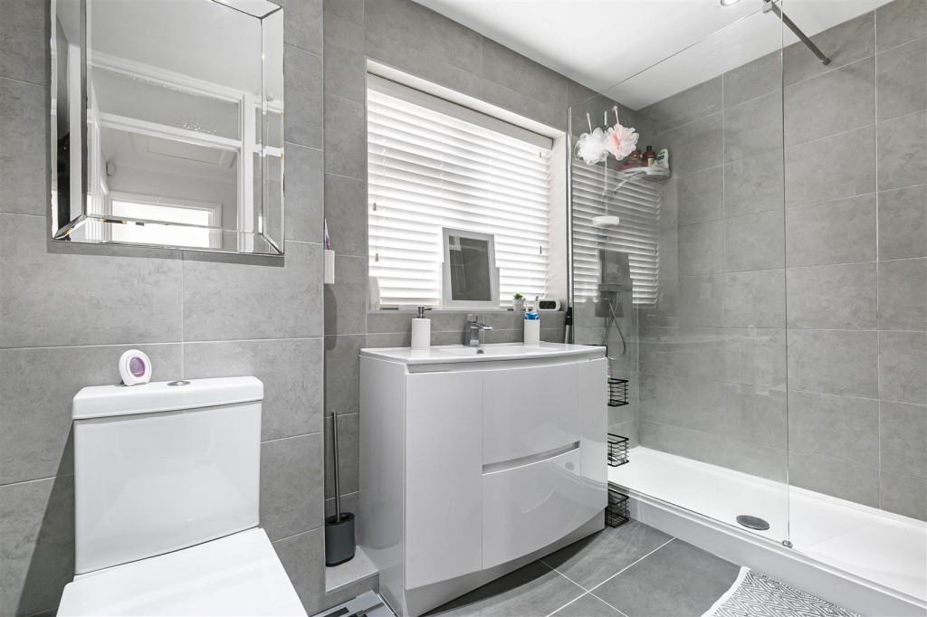 Cardinal Way, Rainham, Essex, RM13