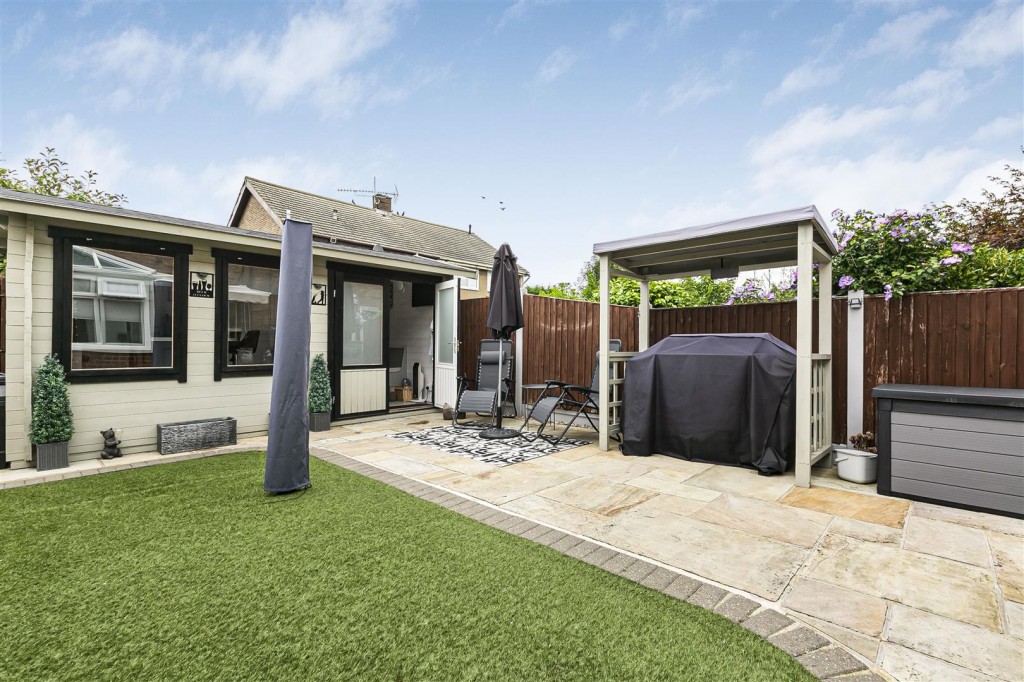 Cardinal Way, Rainham, Essex, RM13