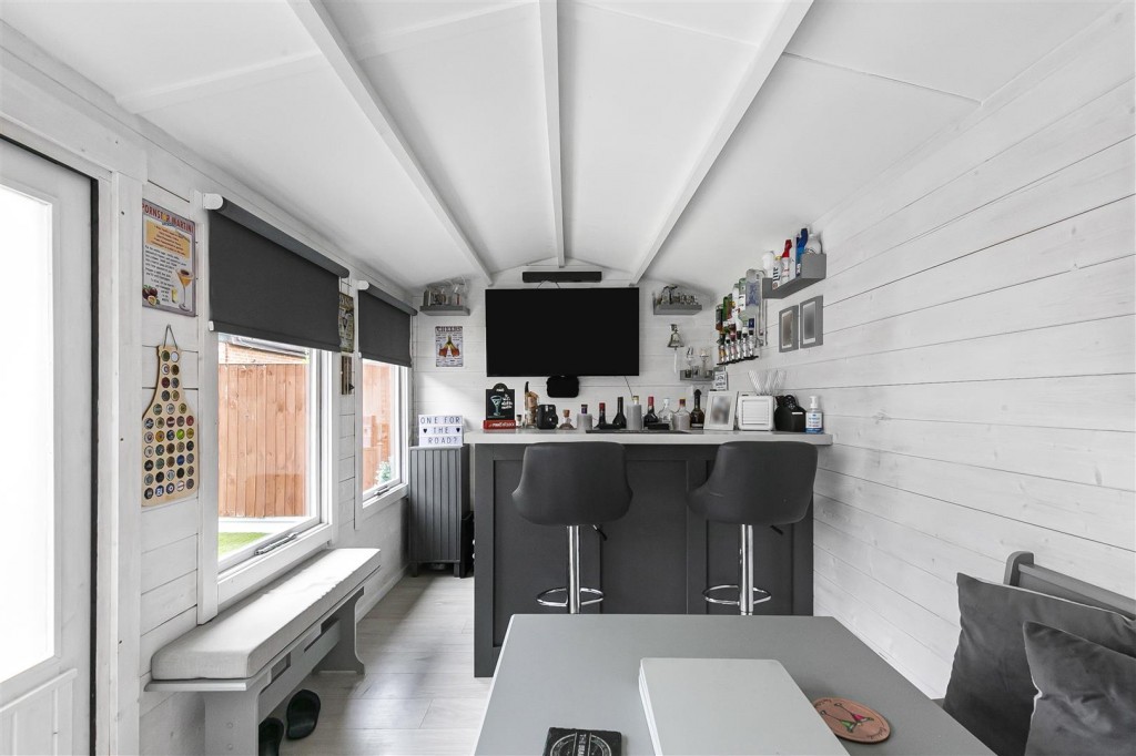 Cardinal Way, Rainham, Essex, RM13