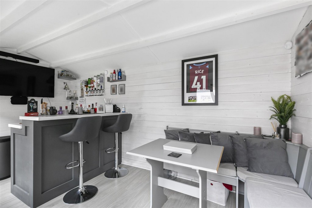 Cardinal Way, Rainham, Essex, RM13