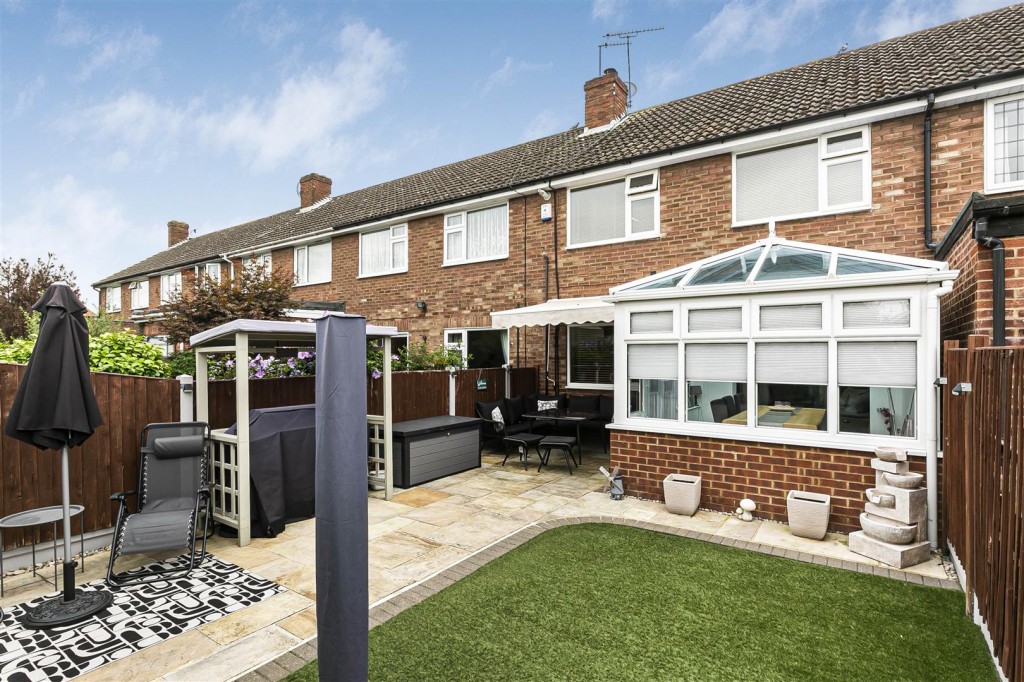Cardinal Way, Rainham, Essex, RM13