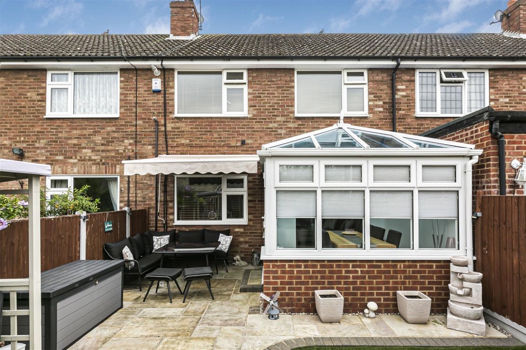 Cardinal Way, Rainham, Essex, RM13