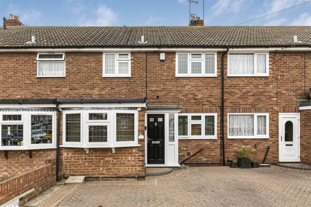 Cardinal Way, Rainham, Essex, RM13