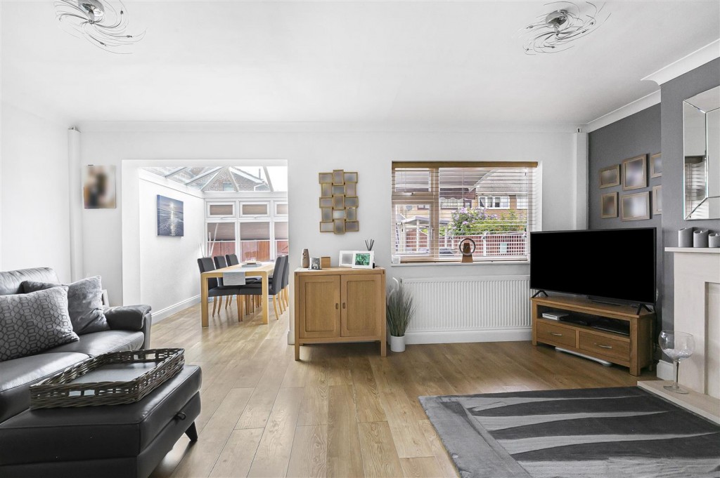 Cardinal Way, Rainham, Essex, RM13