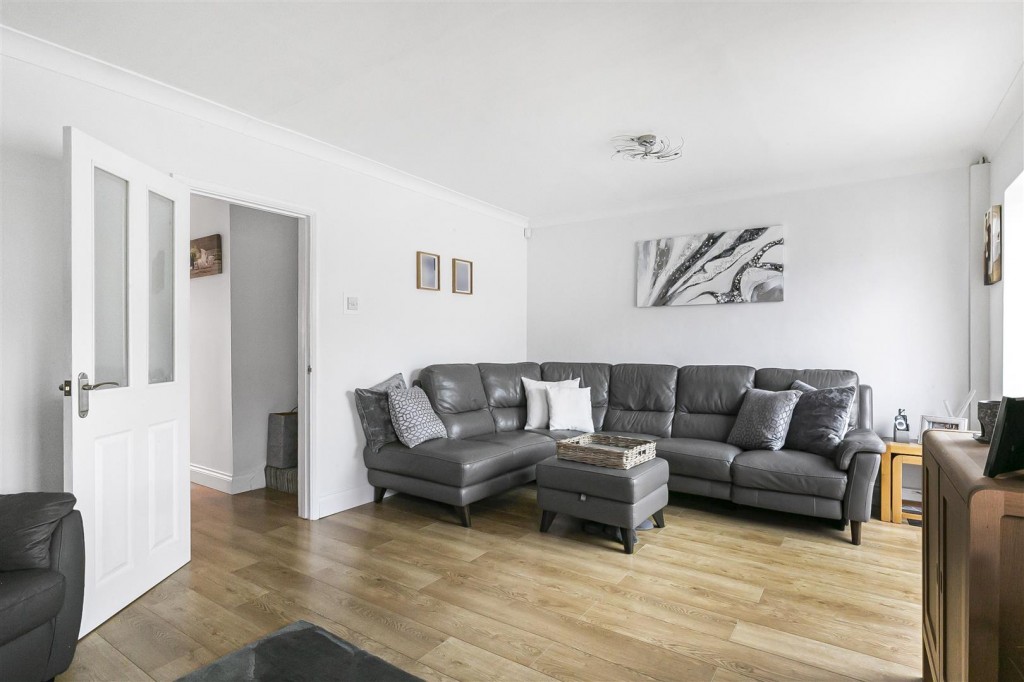 Cardinal Way, Rainham, Essex, RM13