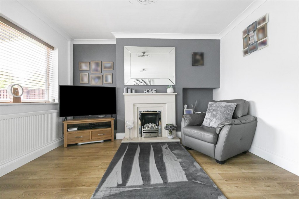Cardinal Way, Rainham, Essex, RM13