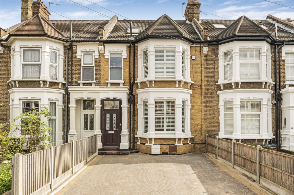 Hainault Road, Leytonstone, London, E11