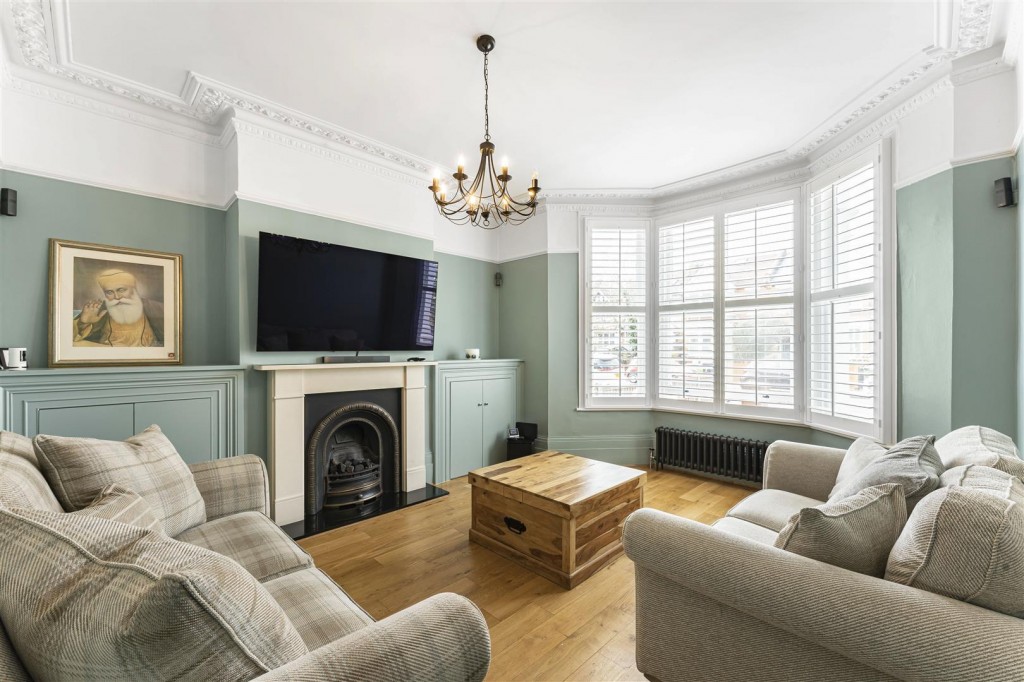 Hainault Road, Leytonstone, London, E11