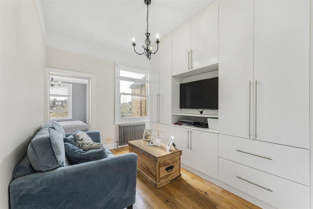 Hainault Road, Leytonstone, London, E11