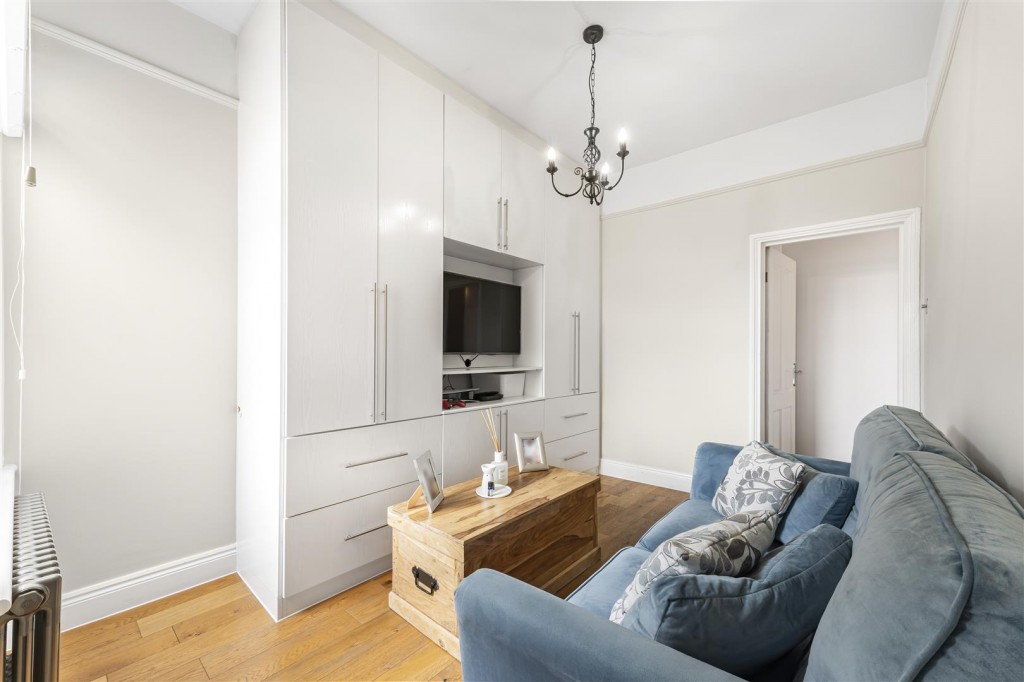 Hainault Road, Leytonstone, London, E11