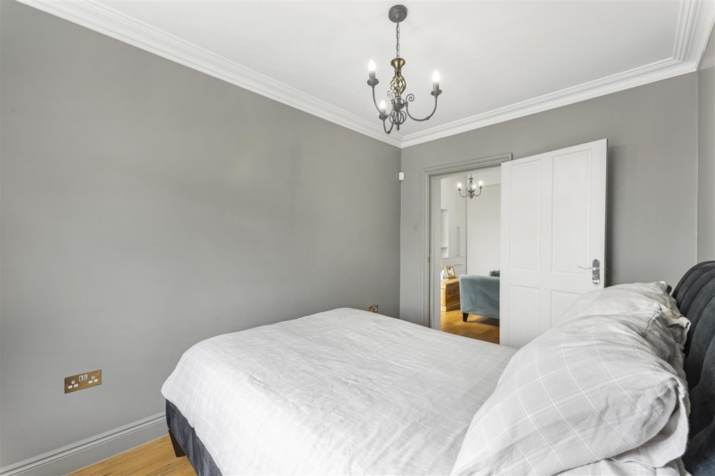 Hainault Road, Leytonstone, London, E11