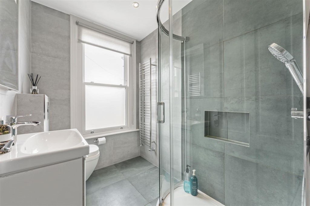 Hainault Road, Leytonstone, London, E11