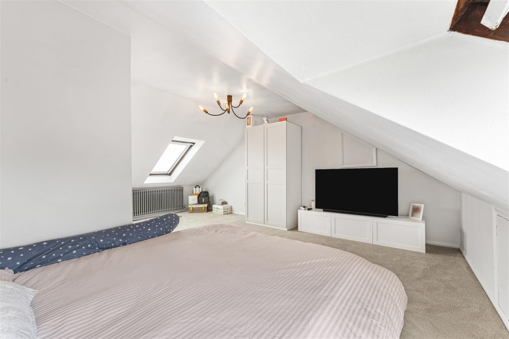 Hainault Road, Leytonstone, London, E11