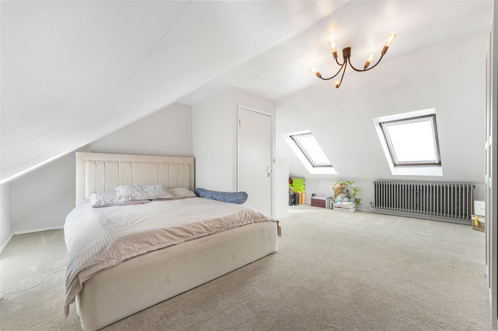 Hainault Road, Leytonstone, London, E11