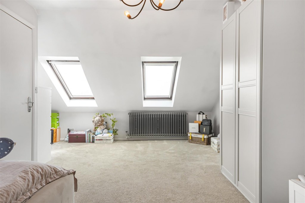 Hainault Road, Leytonstone, London, E11