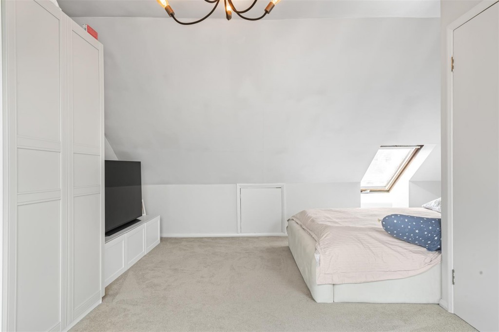 Hainault Road, Leytonstone, London, E11