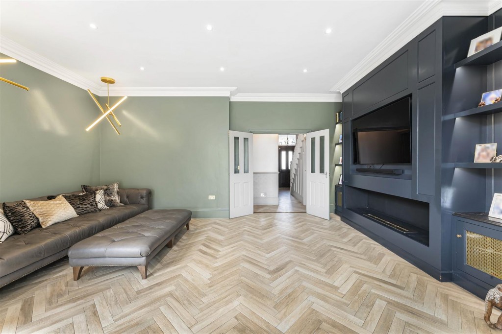 Hainault Road, Leytonstone, London, E11