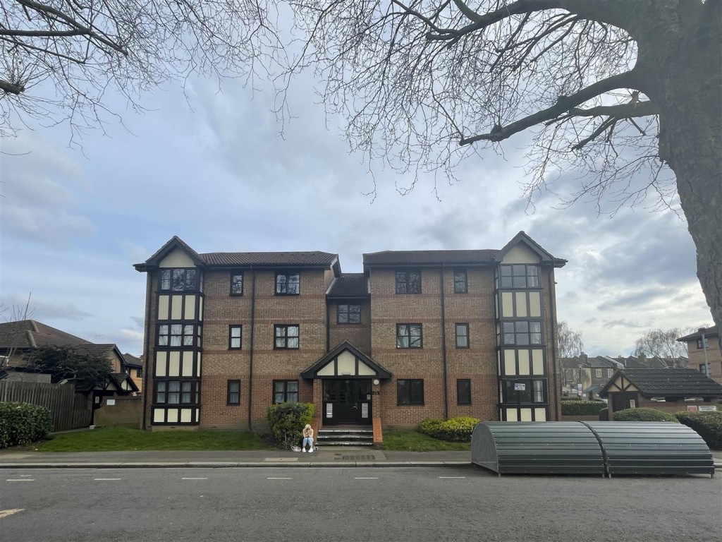 Chamberlain Place, Walthamstow, London, E17