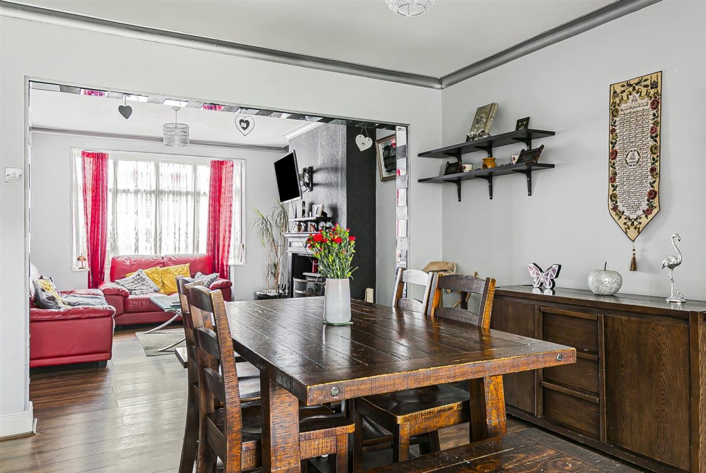 Westward Road, Chingford, London, E4