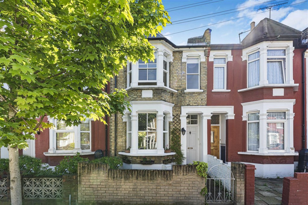 Chestnut Avenue South, Walthamstow, London, E17