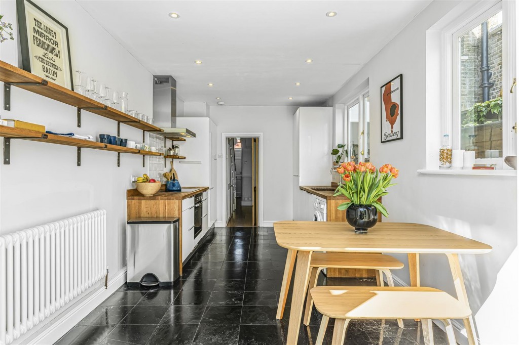 Chestnut Avenue South, Walthamstow, London, E17