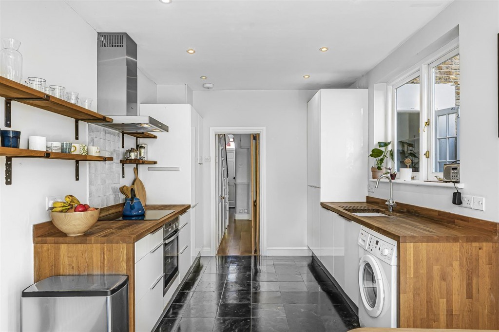 Chestnut Avenue South, Walthamstow, London, E17