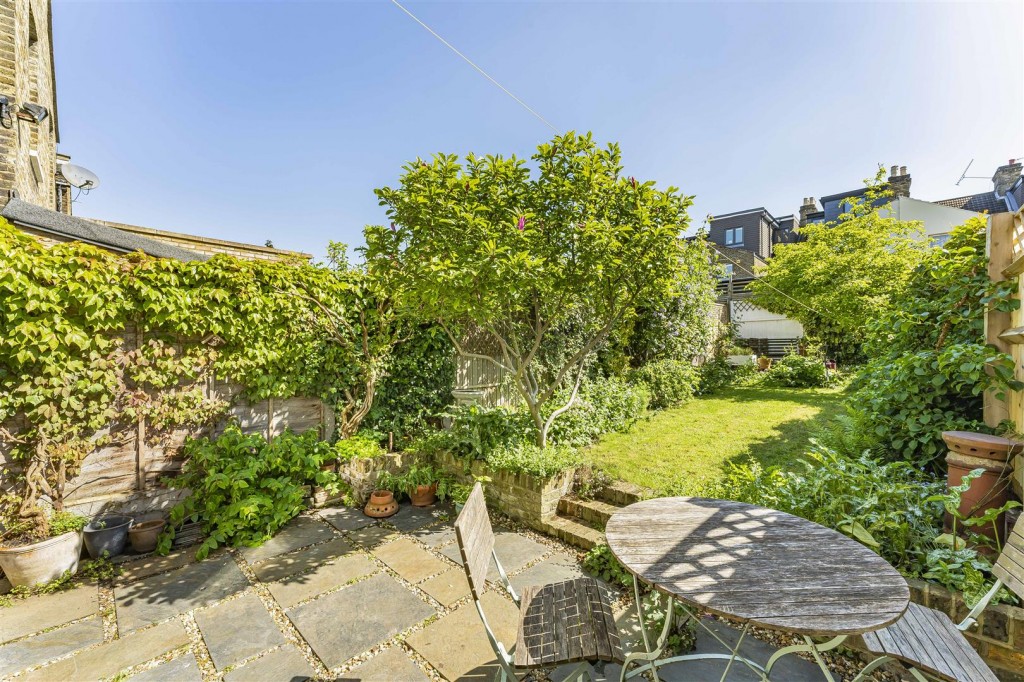 Chestnut Avenue South, Walthamstow, London, E17
